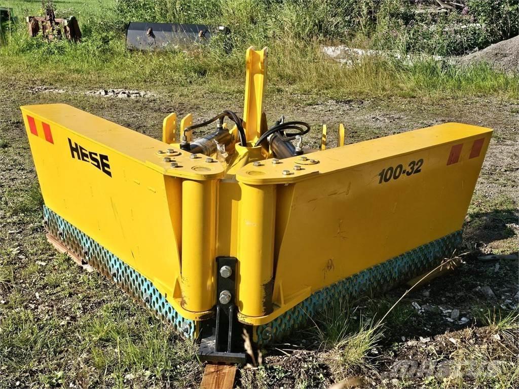 Hese HE 100-32 Cita ceļu uzturēšanas un sniega novākšanas tehnika