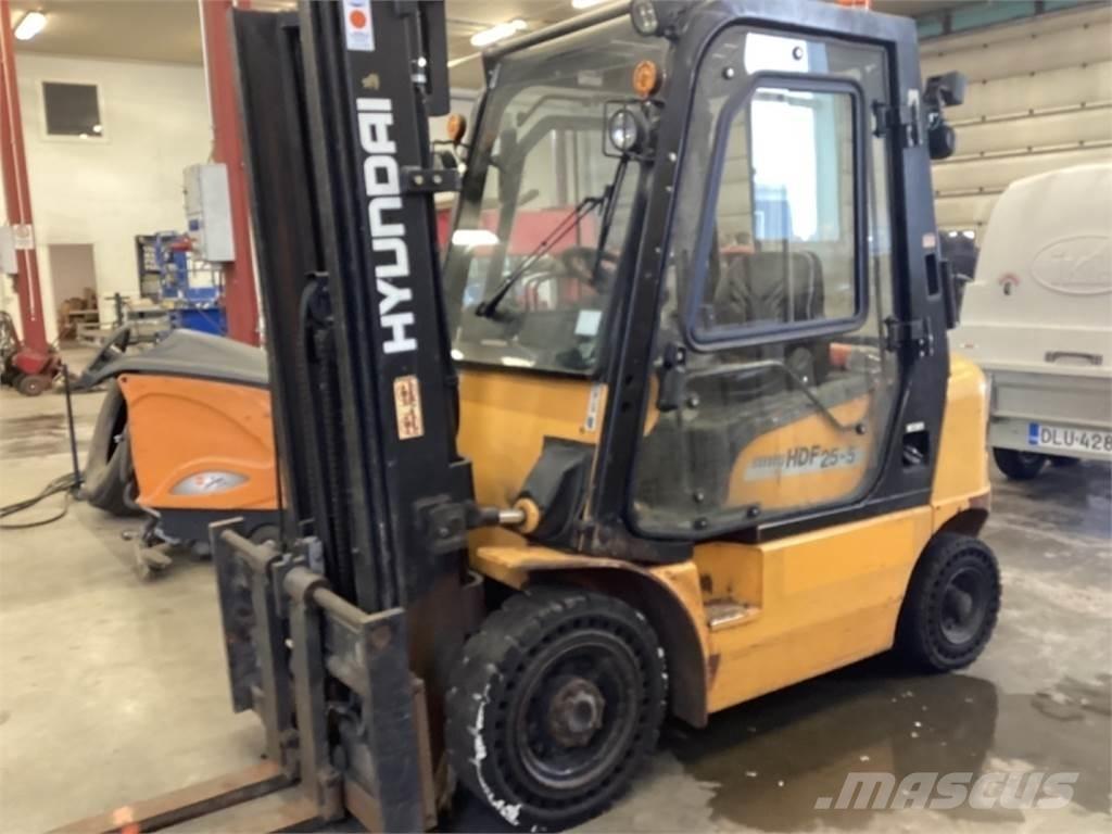 Hyundai HDE 25 E Tehnika ar dīzeļa dzinēju