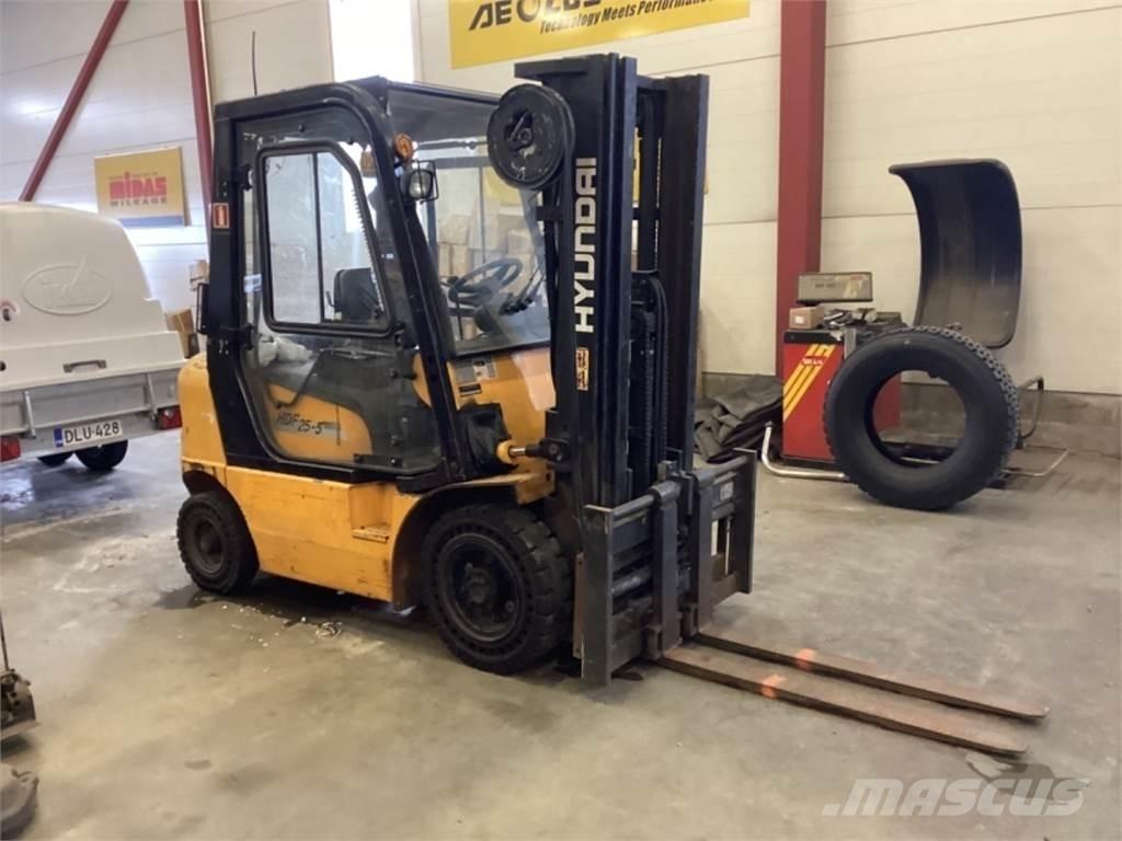 Hyundai HDE 25 E Tehnika ar dīzeļa dzinēju