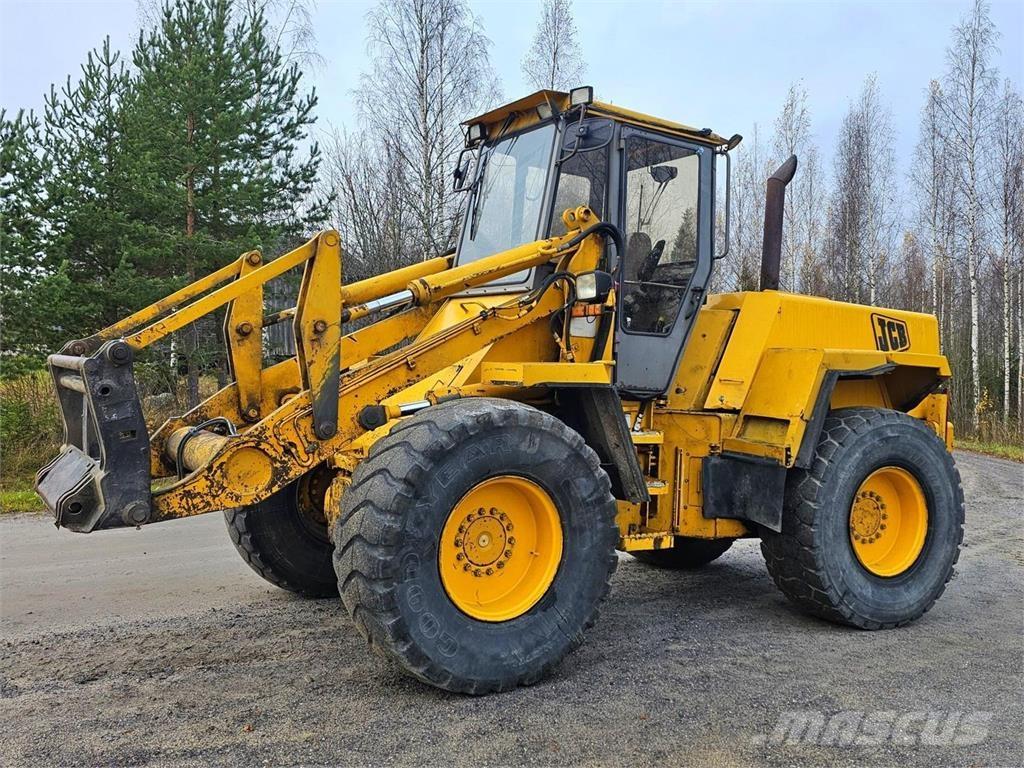 JCB 425 Iekrāvēji uz riteņiem