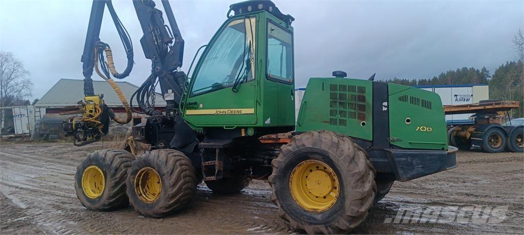 John Deere 770 D Harvesteri
