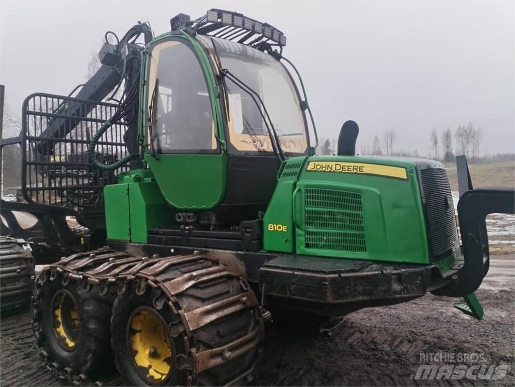 John Deere 810 E Forvarderi