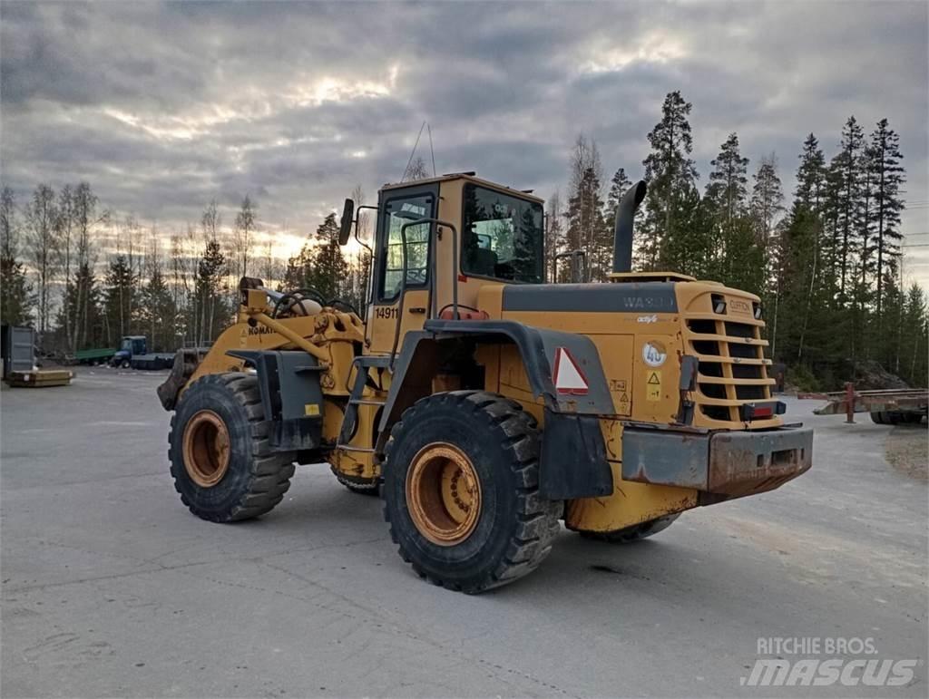 Komatsu WA 380-3H Iekrāvēji uz riteņiem