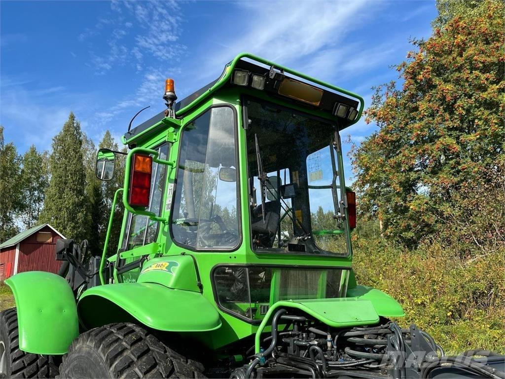 Lännen 860S Ekskavatori-iekrāvēji