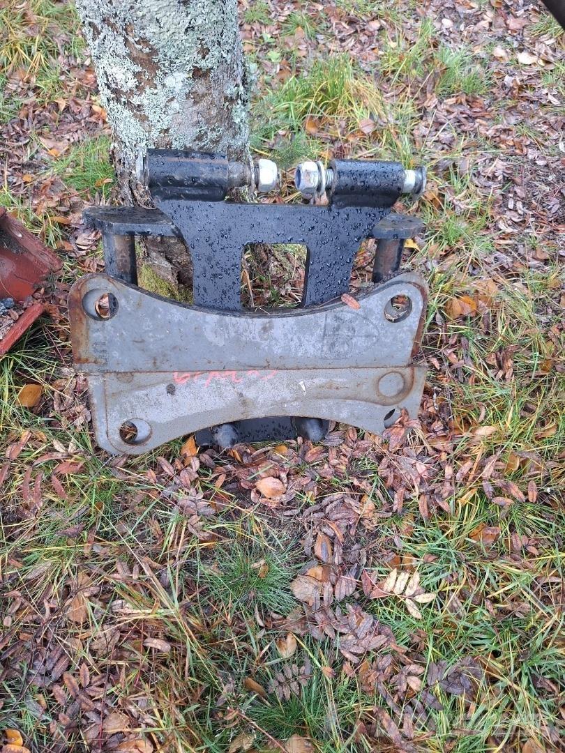 Lännen 880S Ekskavatori-iekrāvēji