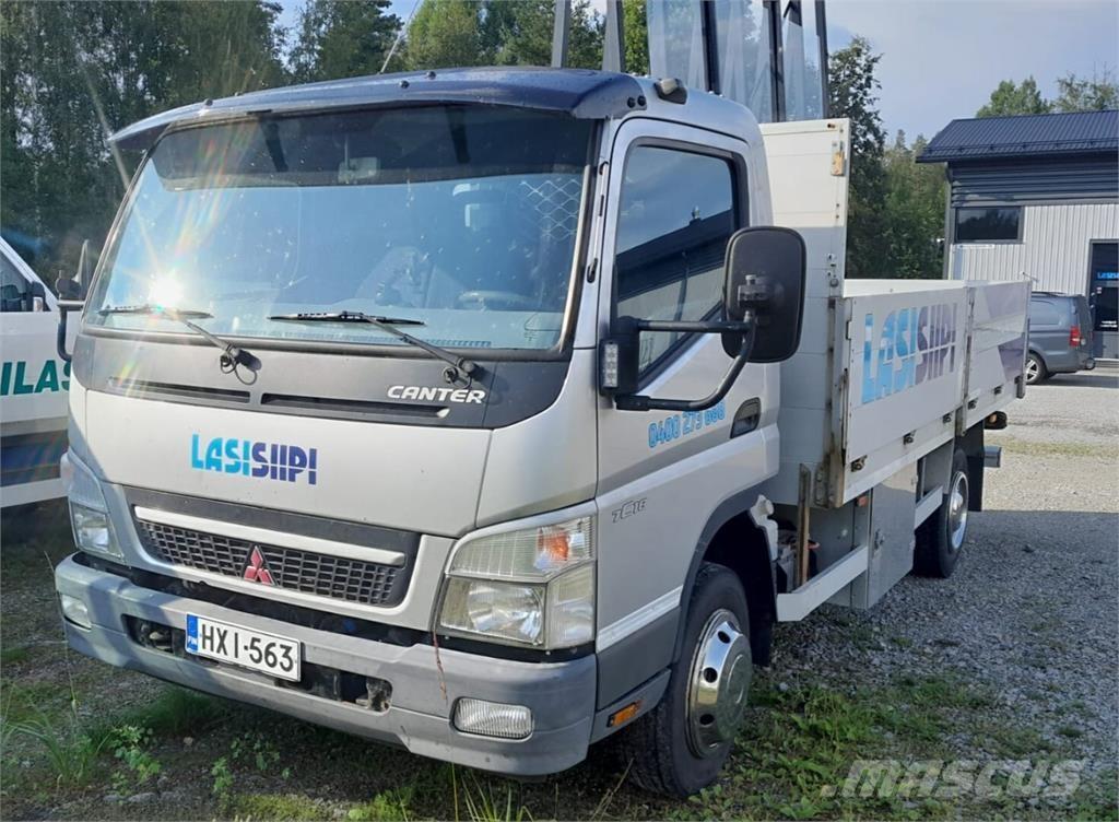 Mitsubishi Canter Vieglais kravas automobilis/izkraušana no sāniem