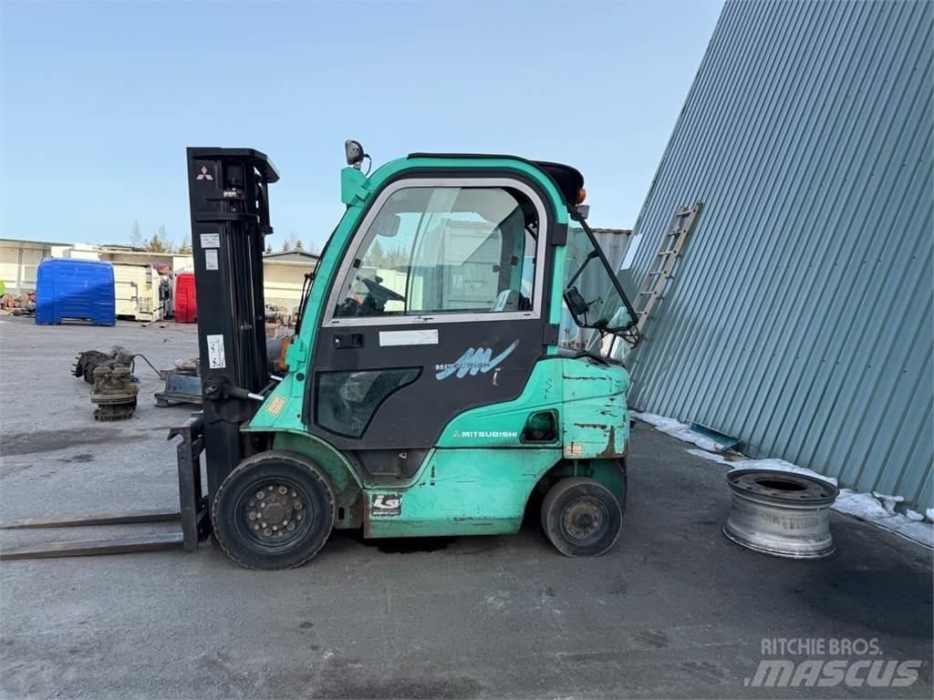 Mitsubishi FD20N Tehnika ar dīzeļa dzinēju