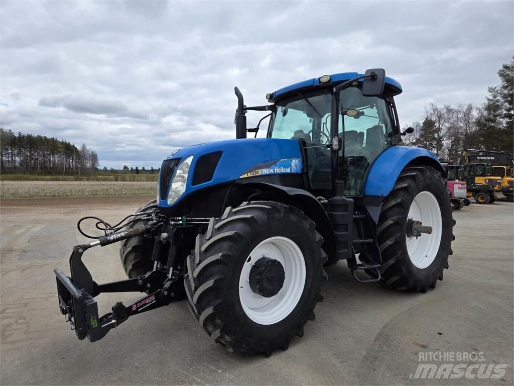 New Holland T7030 Traktori
