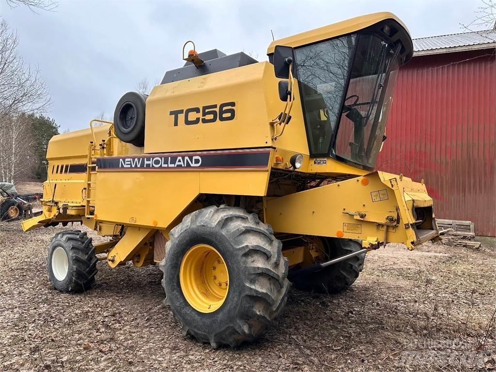 New Holland TC56 Ražas novākšanas kombaini