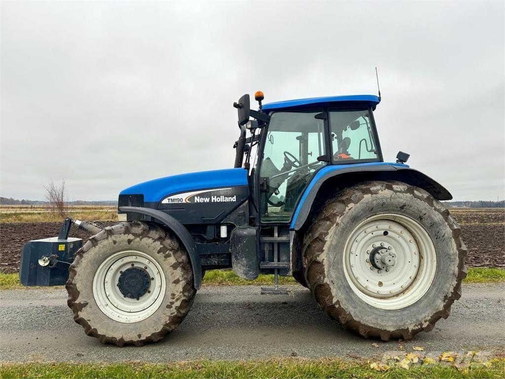 New Holland TM190 Traktori