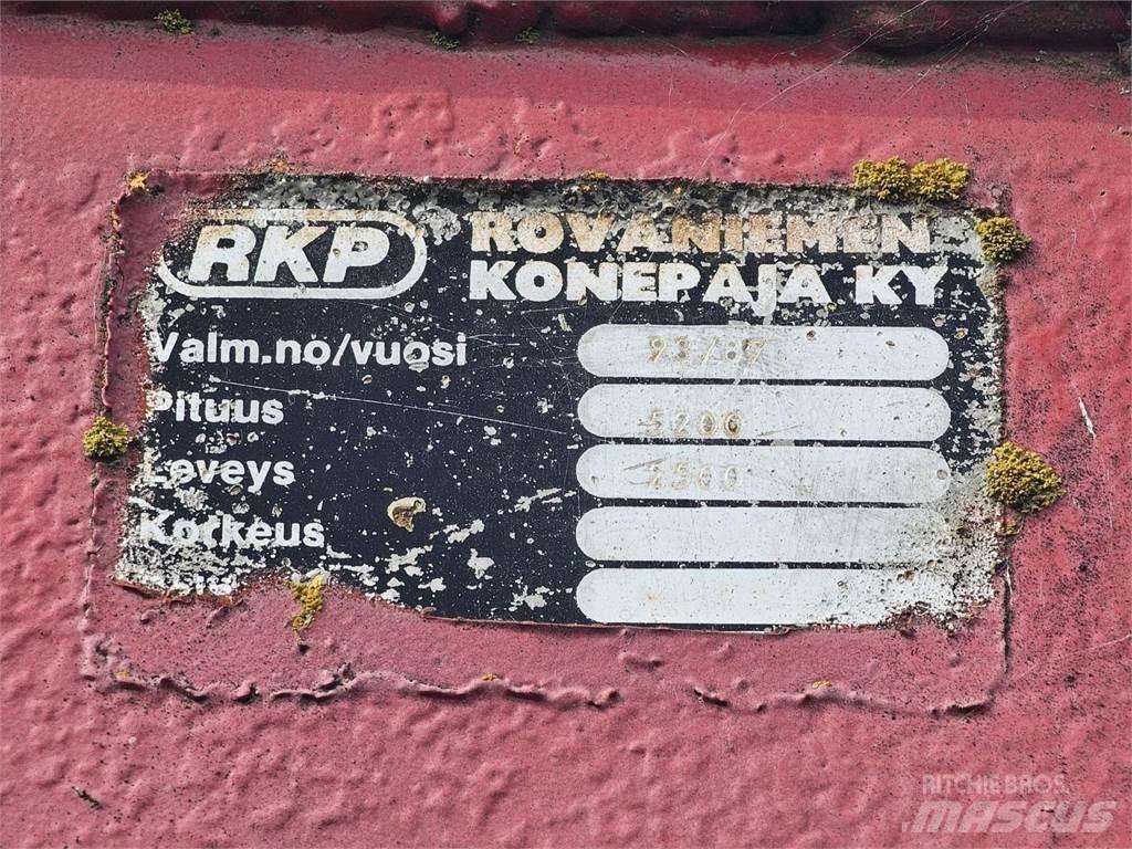  Perävaunu Treileri-pašizgāzēji