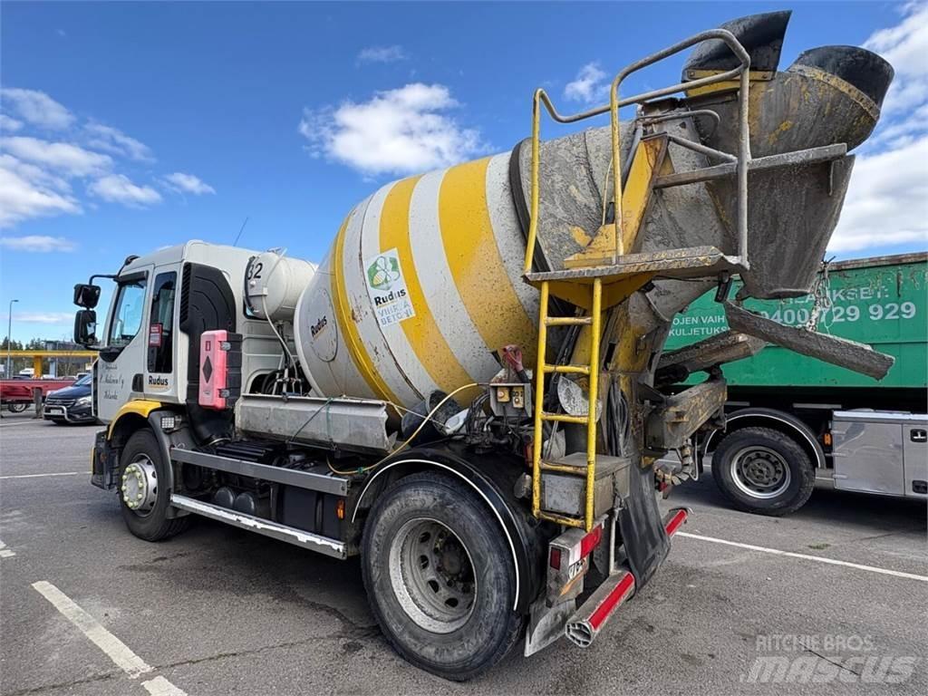 Renault D 18 WIDE Betonvedēji