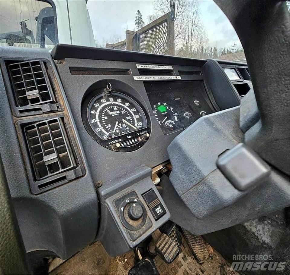Renault M230ti Treileri ar āķi
