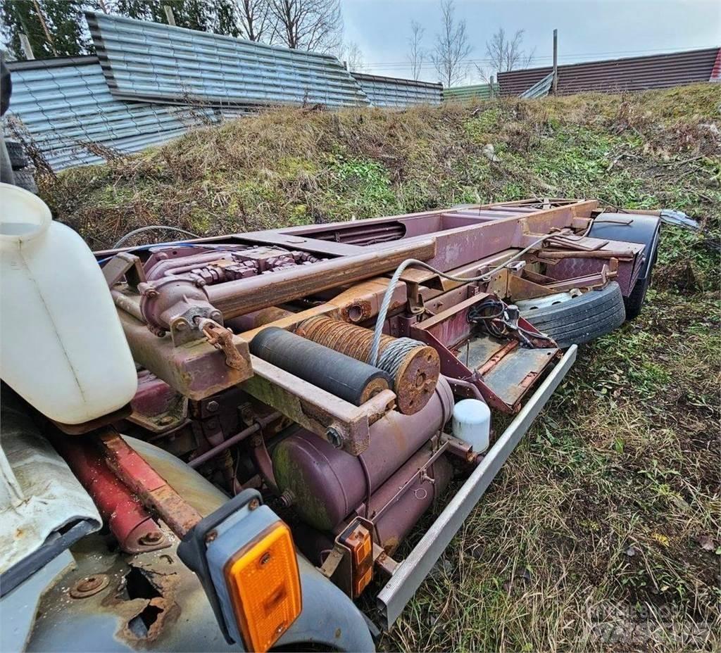 Renault M230ti Treileri ar āķi
