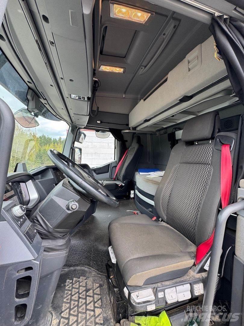 Renault T440 6x2 Vilcēji