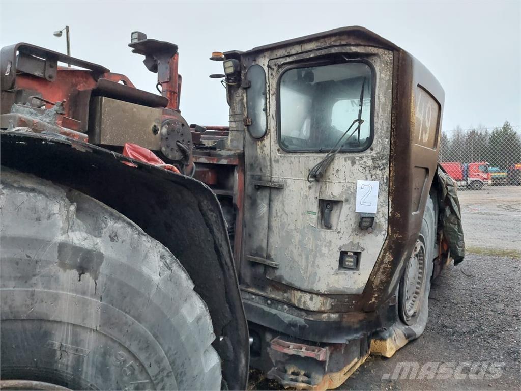 Sandvik TORO 621 Iekrāvēji uz riteņiem