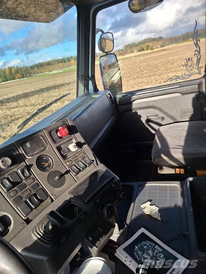 Scania 143H Treileri meža tehnikas transportēšanai