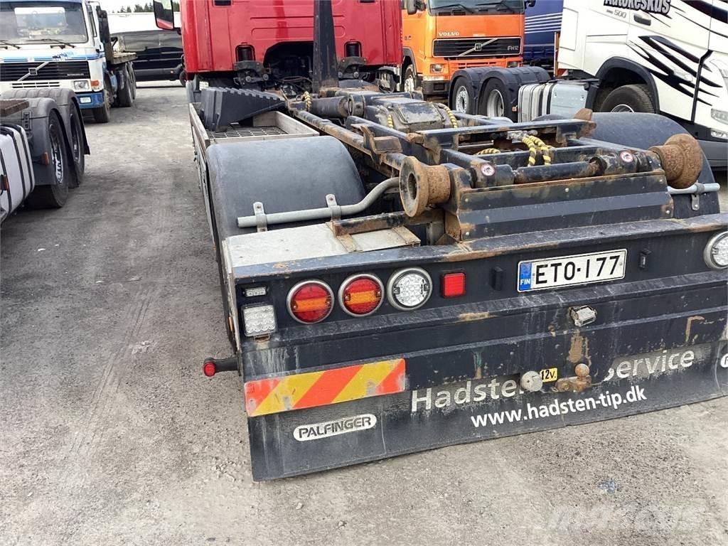Scania P 320 Treileri ar āķi