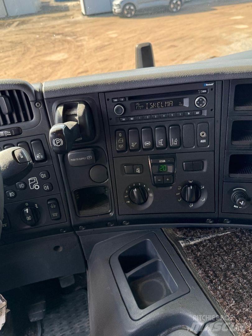 Scania P370 Smagās mašīnas ar celtni