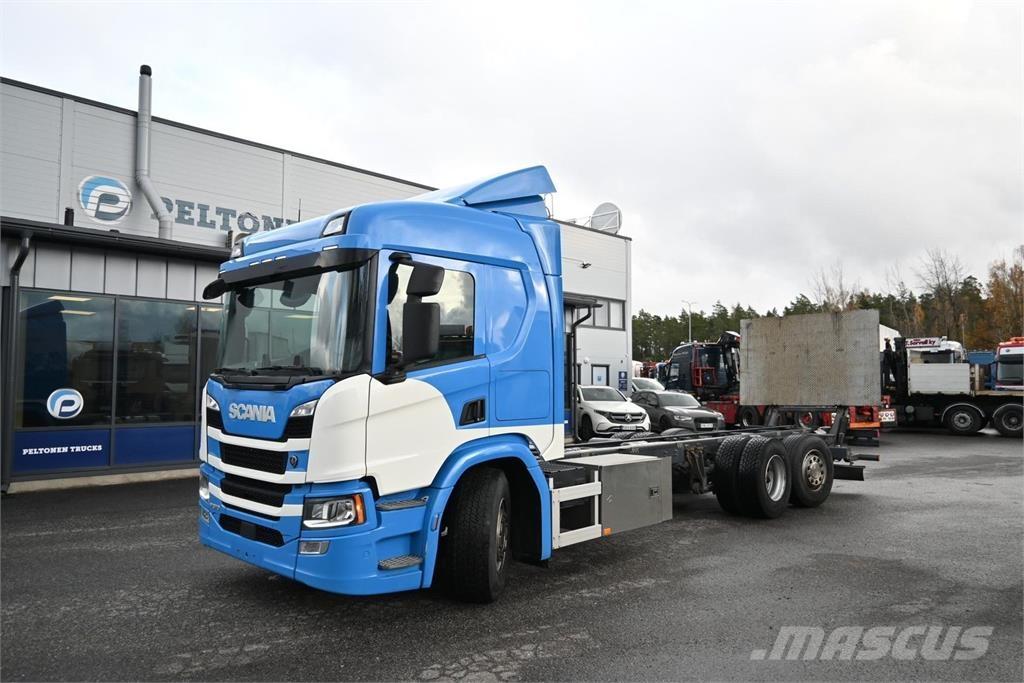 Scania P370 6x2*4 Šasija ar kabīni