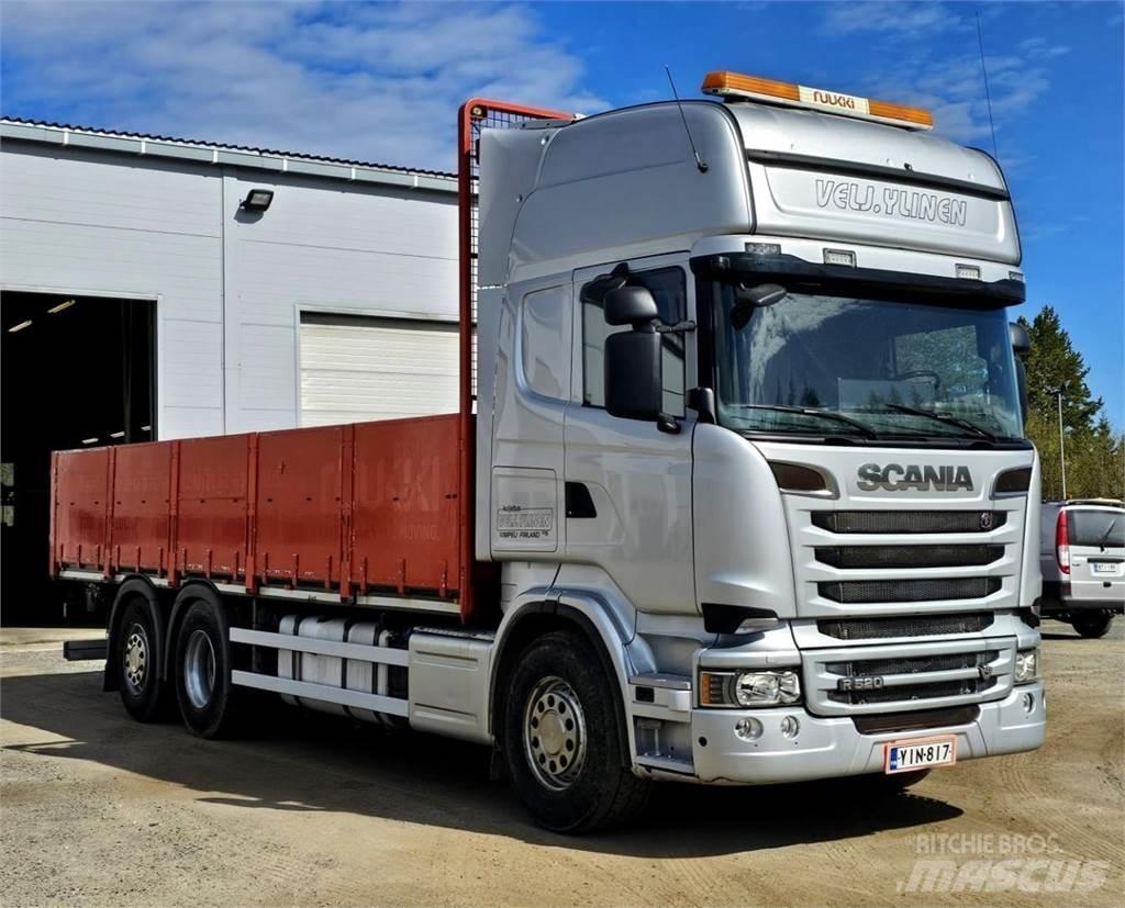 Scania R520 6x2 Platformas/izkraušana no sāniem