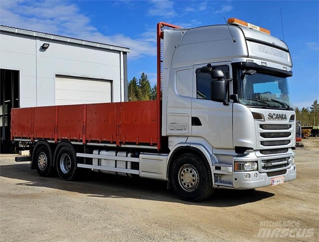 Scania R520 6x2 Platformas/izkraušana no sāniem