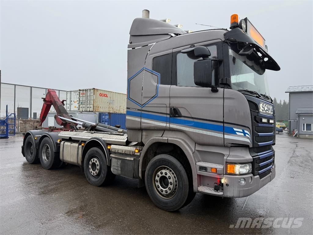 Scania R730 Treileri ar āķi