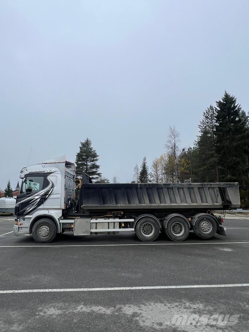 Scania R730 Treileri ar āķi