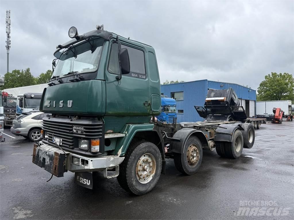 Sisu Sm332 8x2 Šasija ar kabīni