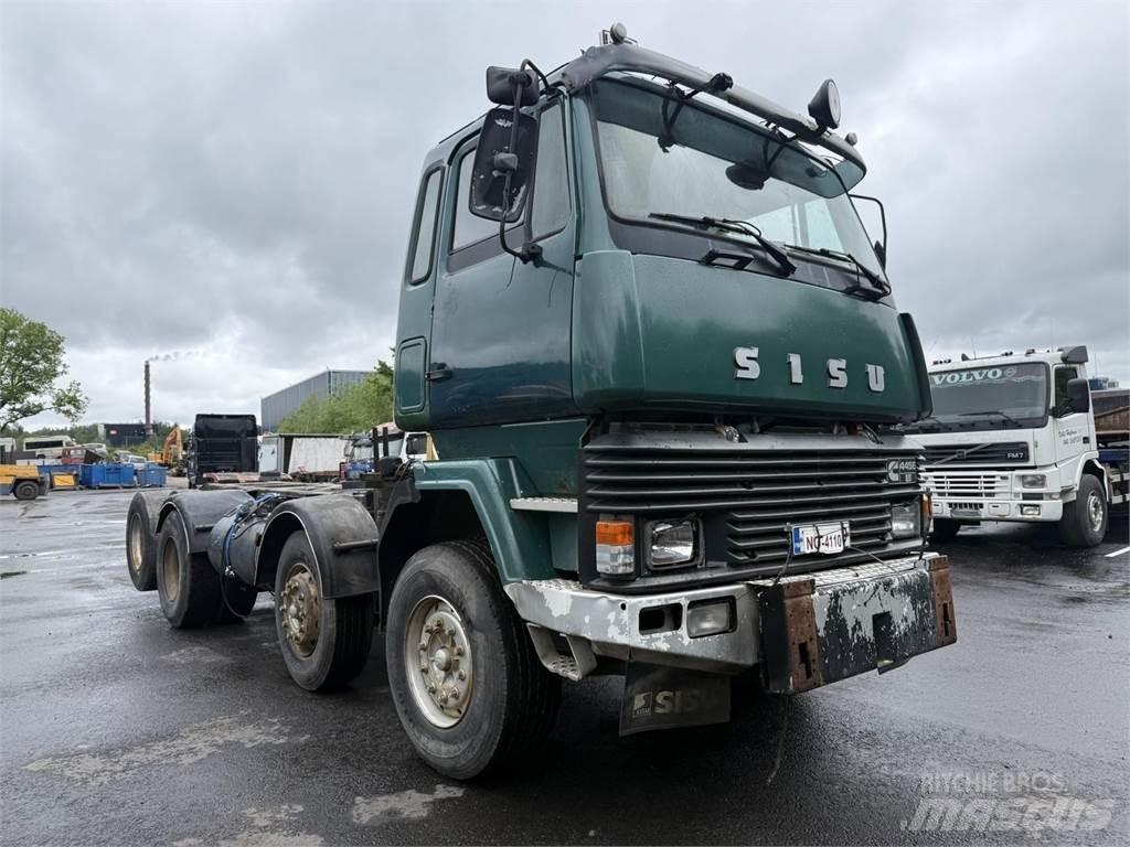 Sisu Sm332 8x2 Šasija ar kabīni