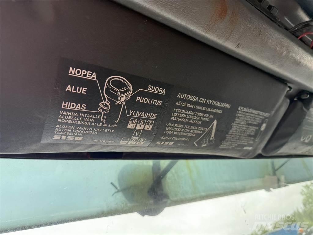 Sisu Sm332 8x2 Šasija ar kabīni