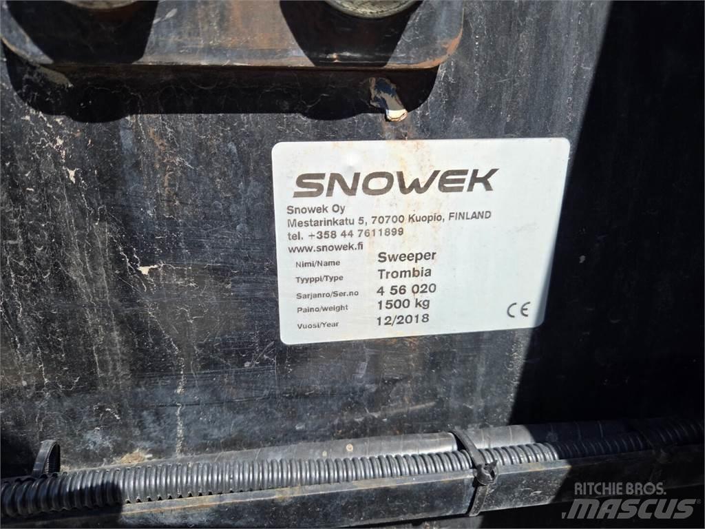 Snowek Trombia Ielu tīrīšanas mašīnas
