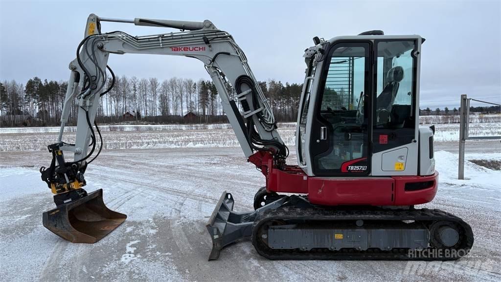Takeuchi TB257FR Mini ekskavatori < 7 t