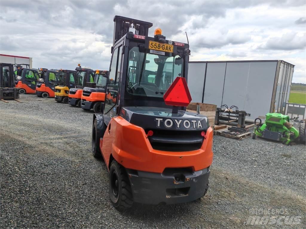 Toyota 40-8FD50N Tehnika ar dīzeļa dzinēju