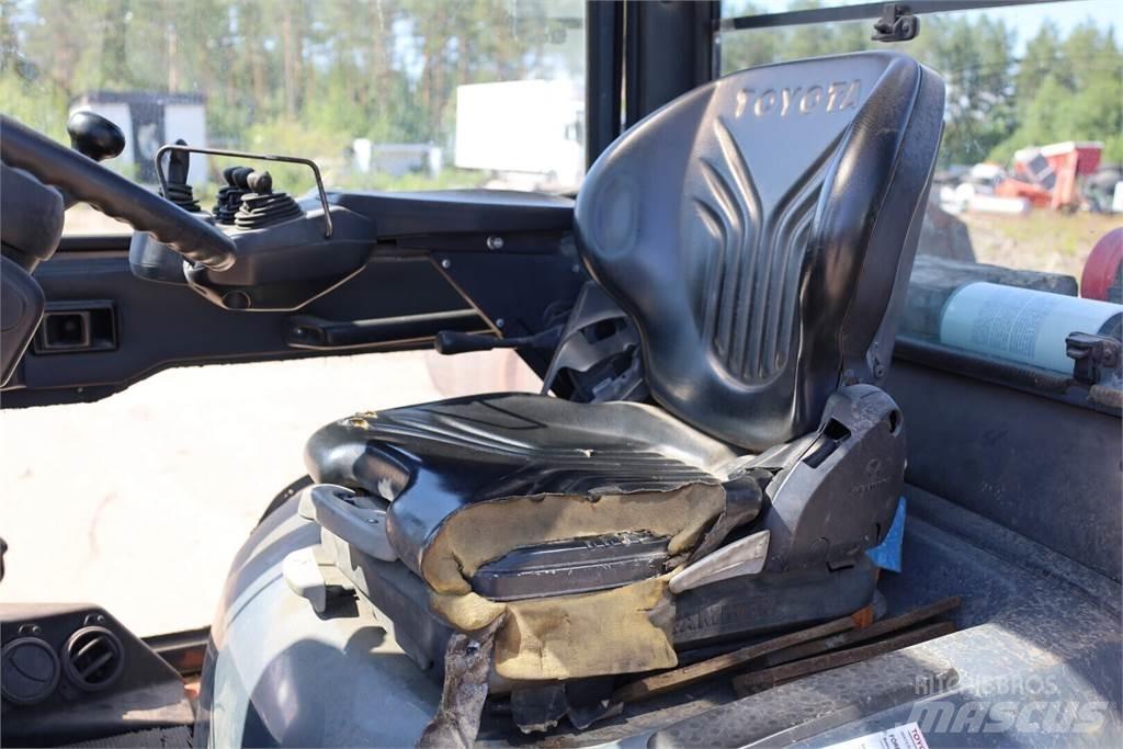 Toyota 7FD40 Tehnika ar dīzeļa dzinēju