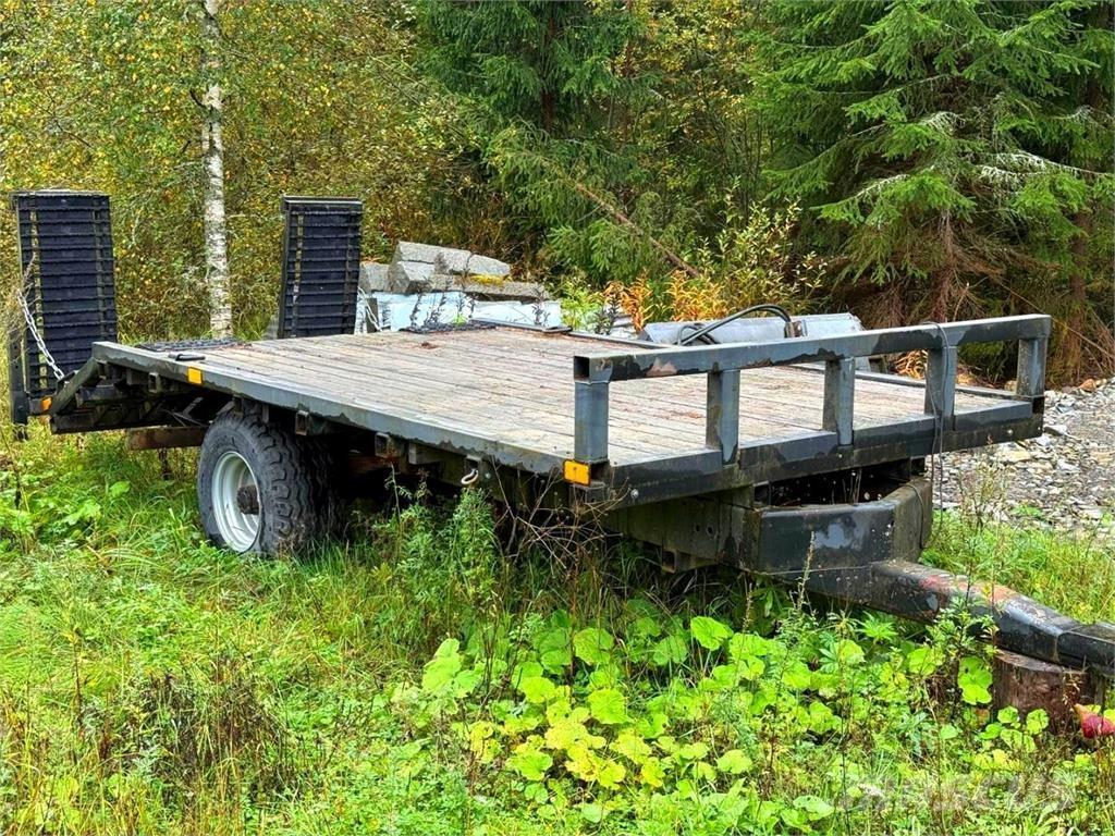  Traktorilavetti Citas piekabes