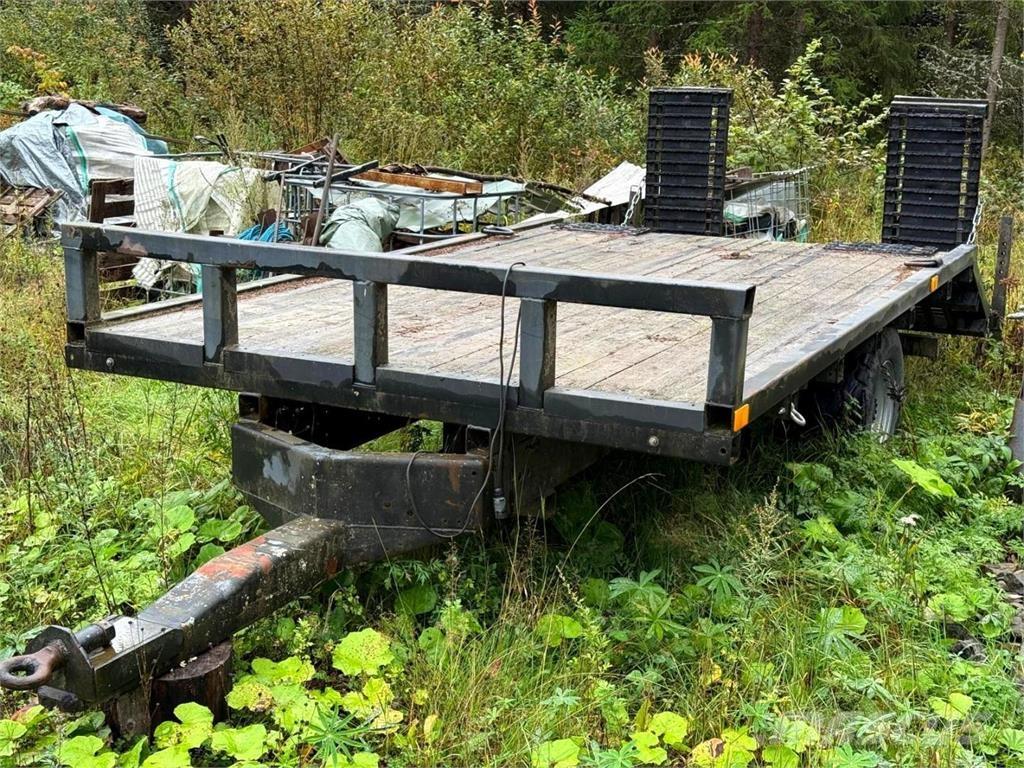  Traktorilavetti Citas piekabes