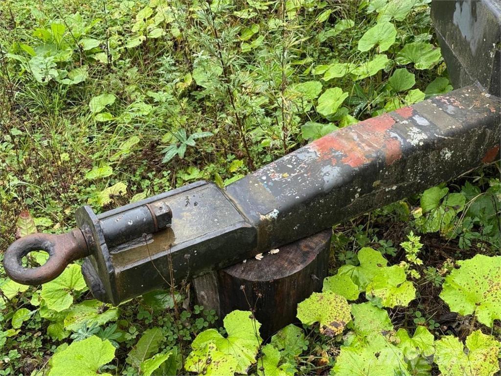  Traktorilavetti Citas piekabes