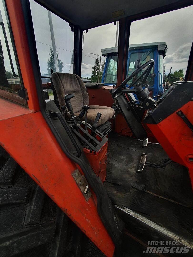 Valmet 605-4 EK Traktori