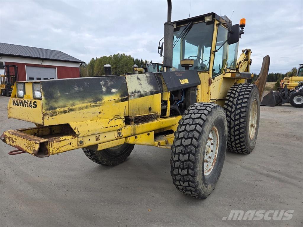 Vammas Major Ekskavatori uz riteņiem