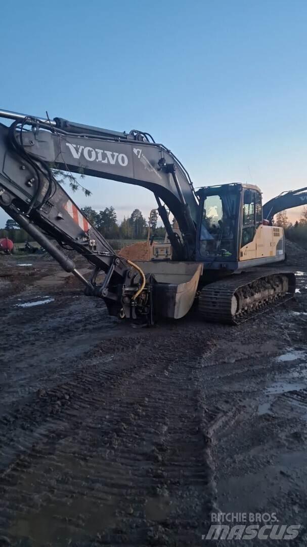 Volvo 210c Kāpurķēžu ekskavatori