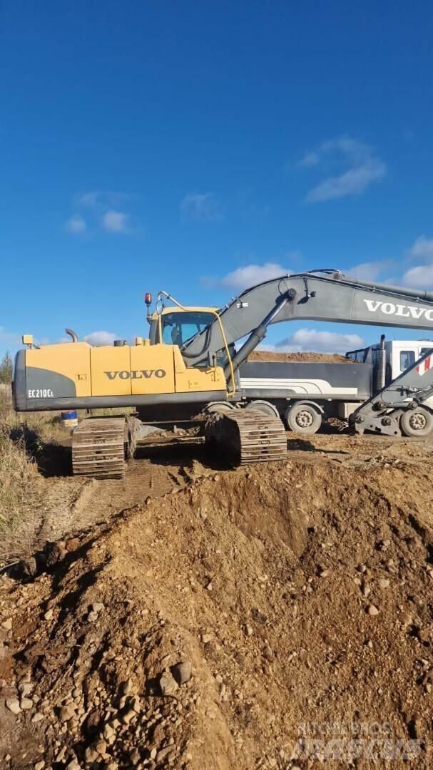 Volvo 210C Kāpurķēžu ekskavatori