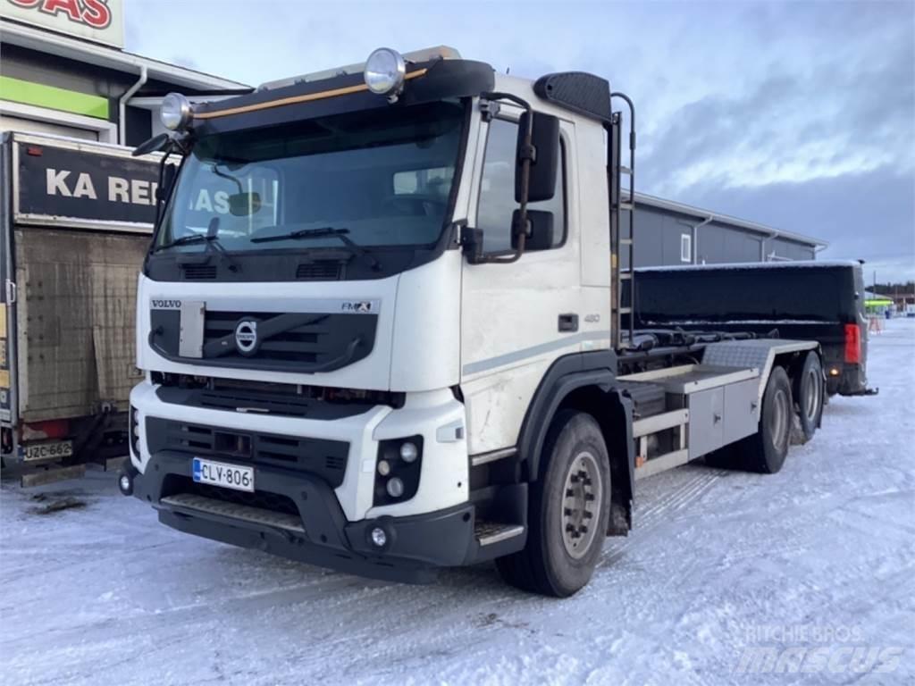 Volvo 460 Treileri ar āķi