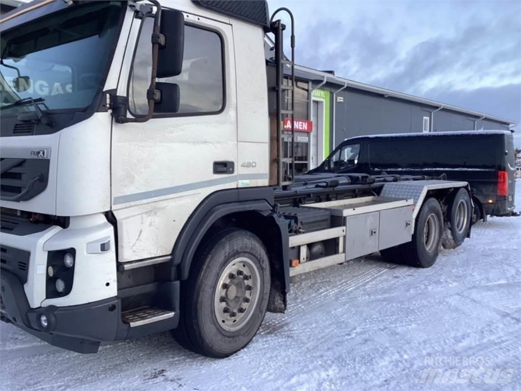Volvo 460 Treileri ar āķi