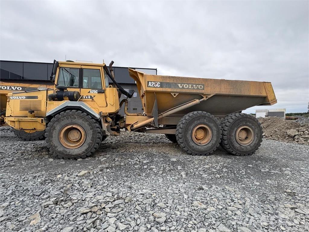 Volvo A 25 C Artikulētie pašizgāzēji