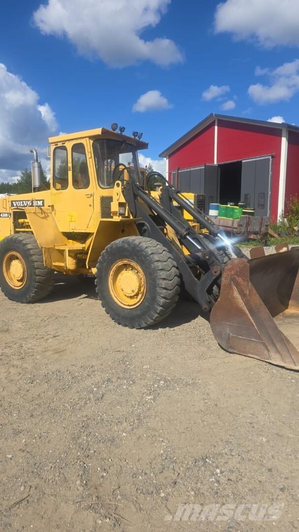 Volvo BM 4300 Iekrāvēji uz riteņiem