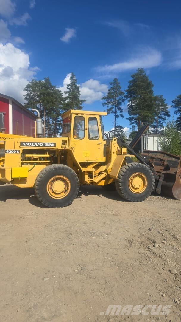 Volvo BM 4300 Iekrāvēji uz riteņiem