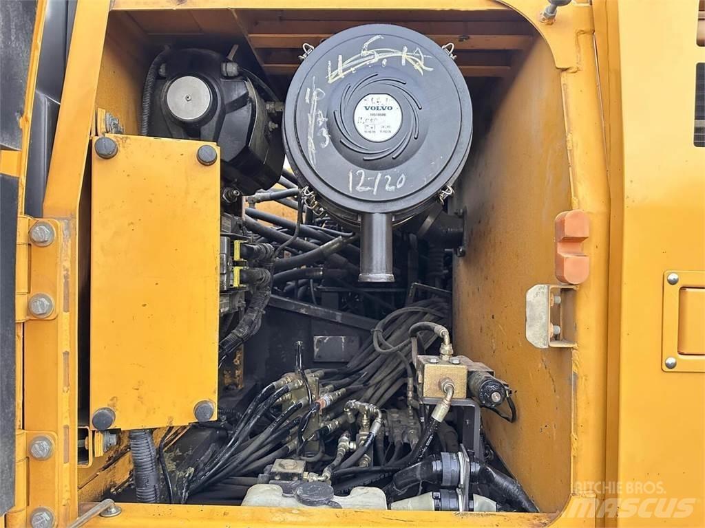 Volvo EC210CL Kāpurķēžu ekskavatori