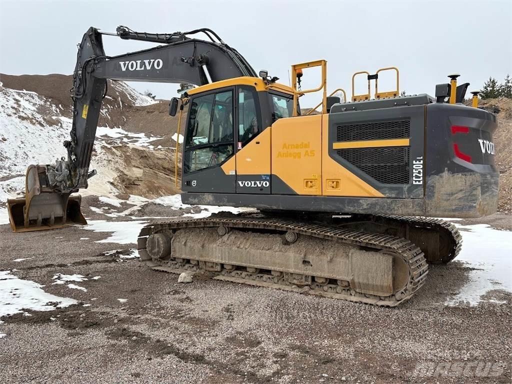 Volvo EC250EL Kāpurķēžu ekskavatori