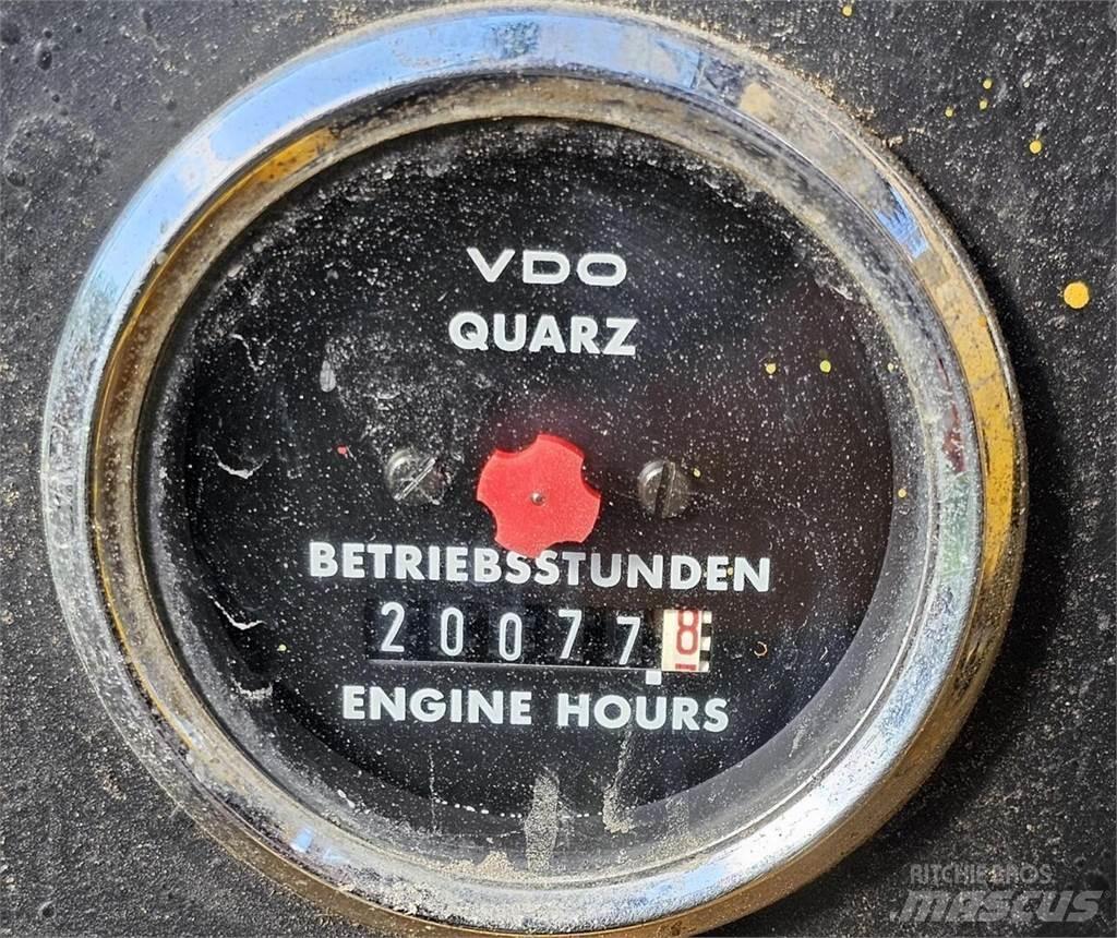 Volvo EW 200 Ekskavatori uz riteņiem